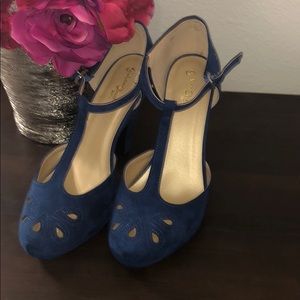 MODCLOTH - Never worn T-Strap platform Shoes